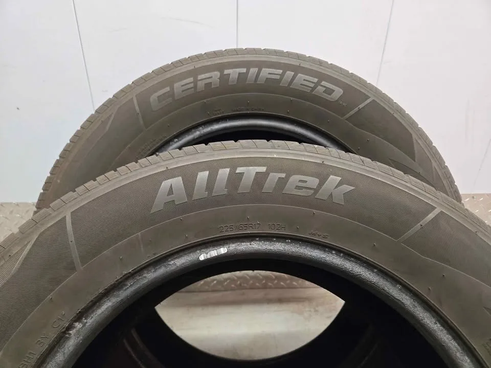 Two used tires- 225/65R17 image indicator(8)