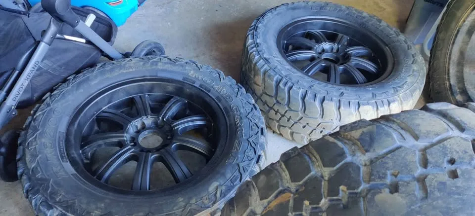 20 inch rims with mud tires image indicator(4)