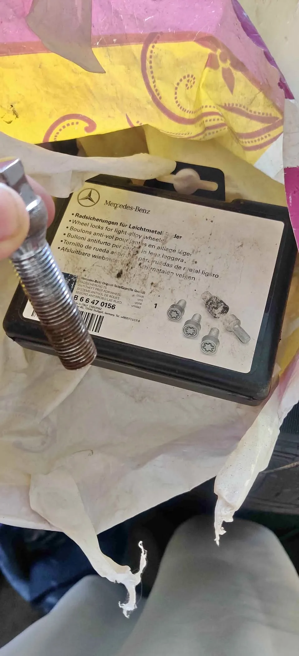 Original Mercedes Rim locks thumbnail