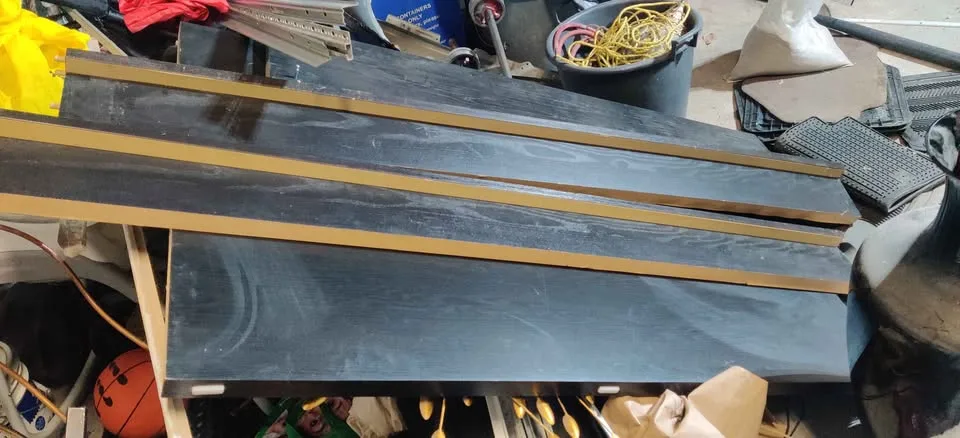 Queen size bed frame image indicator(4)