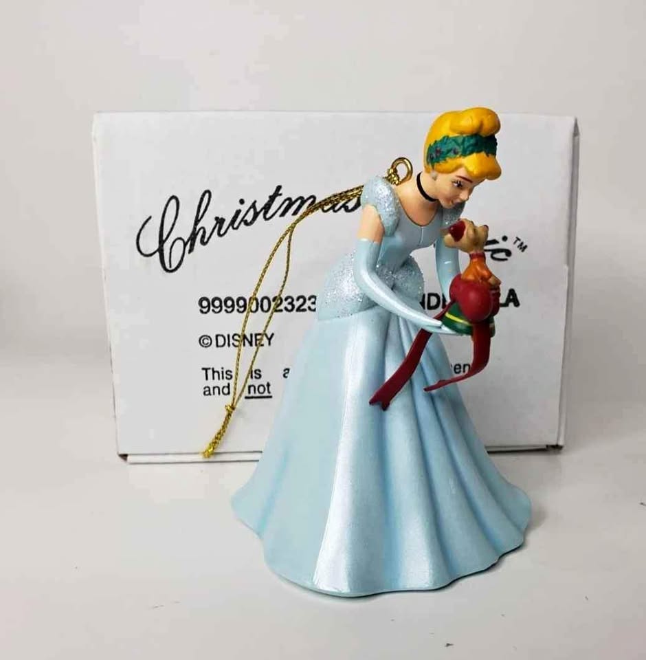 New Disney Cinerella Christmas Magic tree Ornament