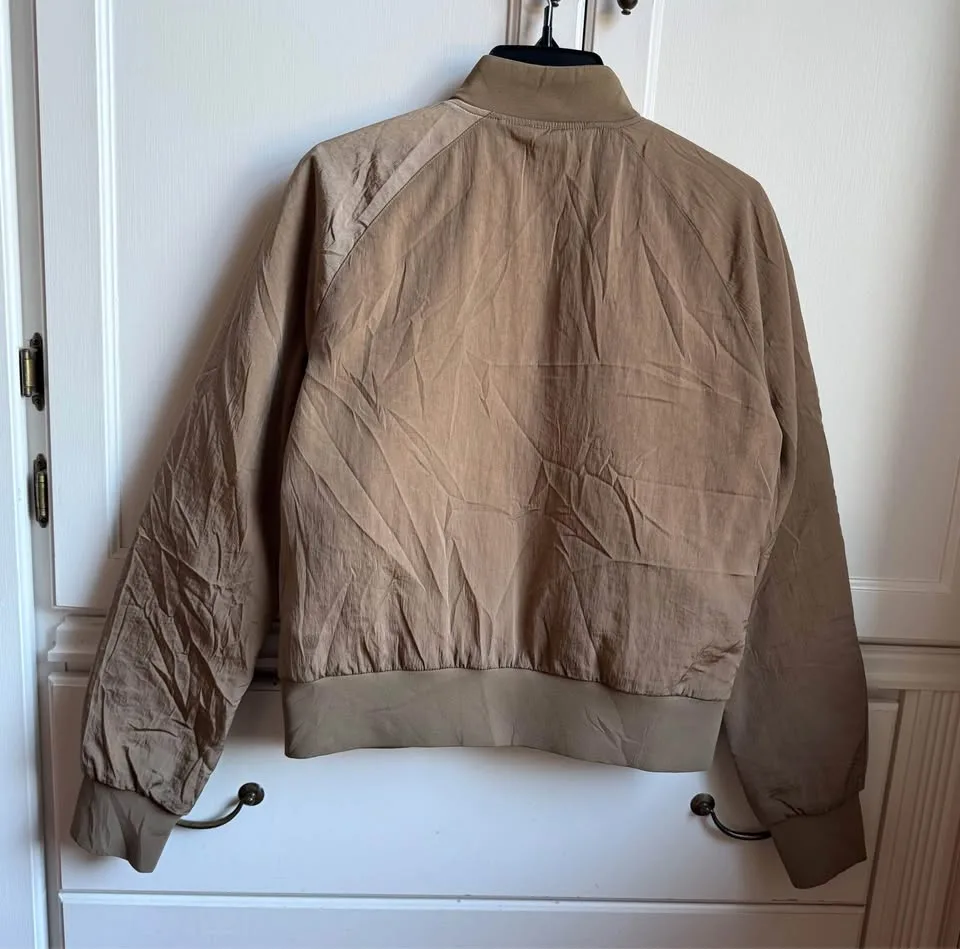 Lululemon Non-Stop Bomber jacket size 6 image indicator(8)