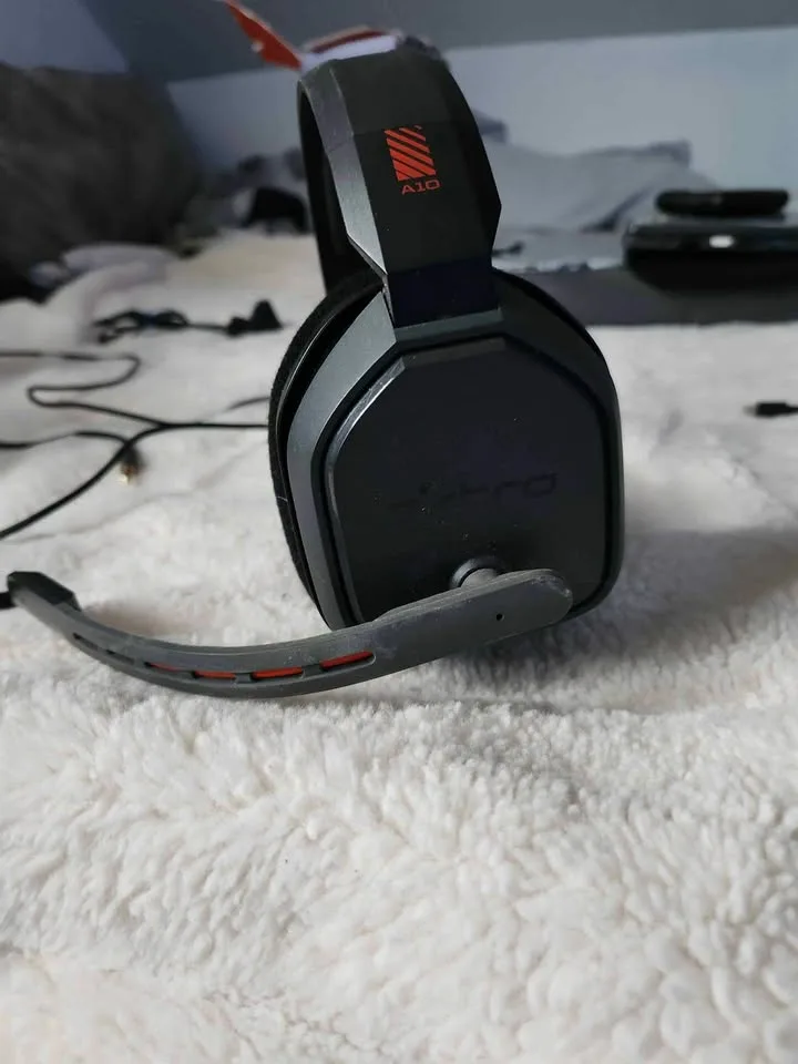 Gaming headsets (A10s) image indicator(7)