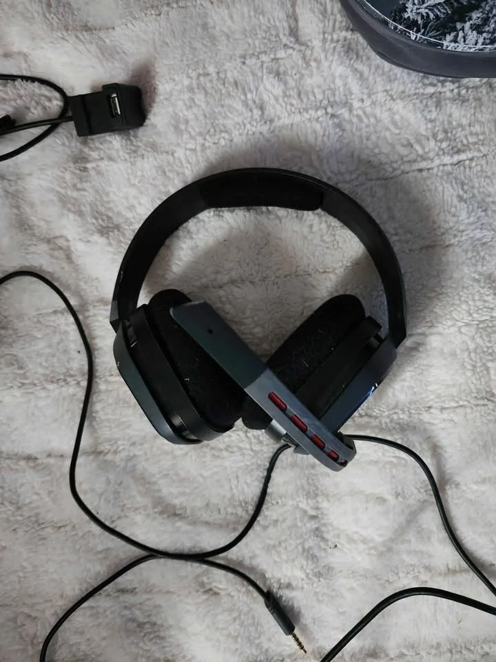 Gaming headsets (A10s) image indicator(8)