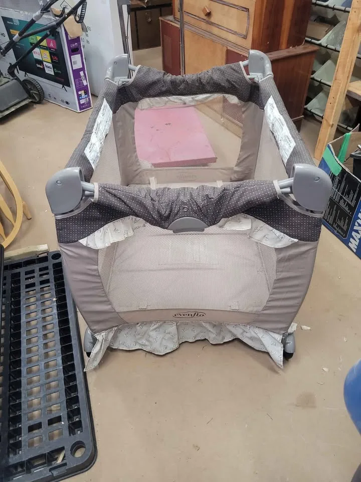 Evenflo portable baby playpen image indicator(2)