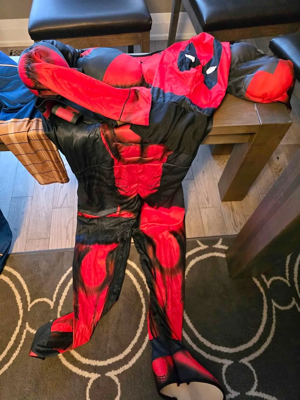 Deadpool costume - adult medium thumbnail