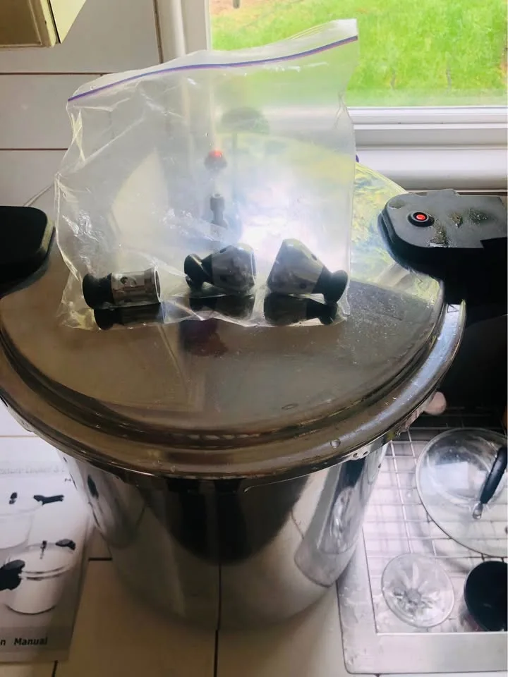 22 qt Mirro Pressure Cooker image indicator(2)