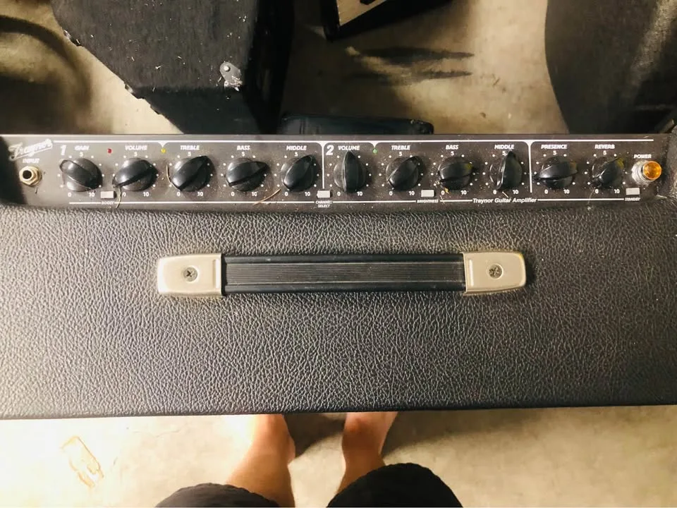 Traynor Custom Valve 40 image indicator(2)