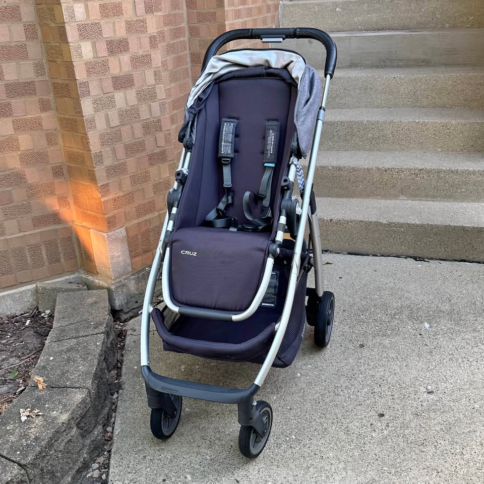 2018 UPPAbaby Cruz Stroller with plenty of Accessories!