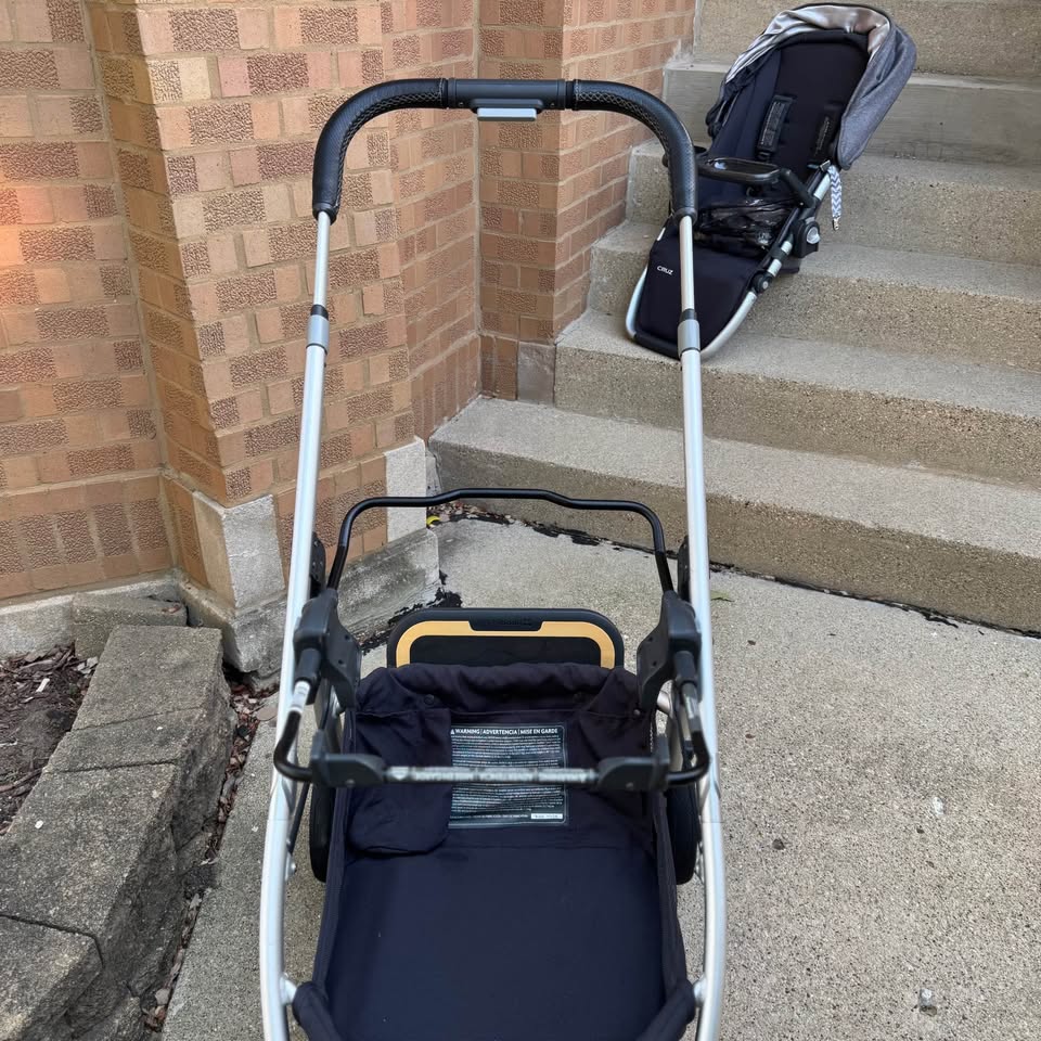 2018 UPPAbaby Cruz Stroller with plenty of Accessories! - photo 5