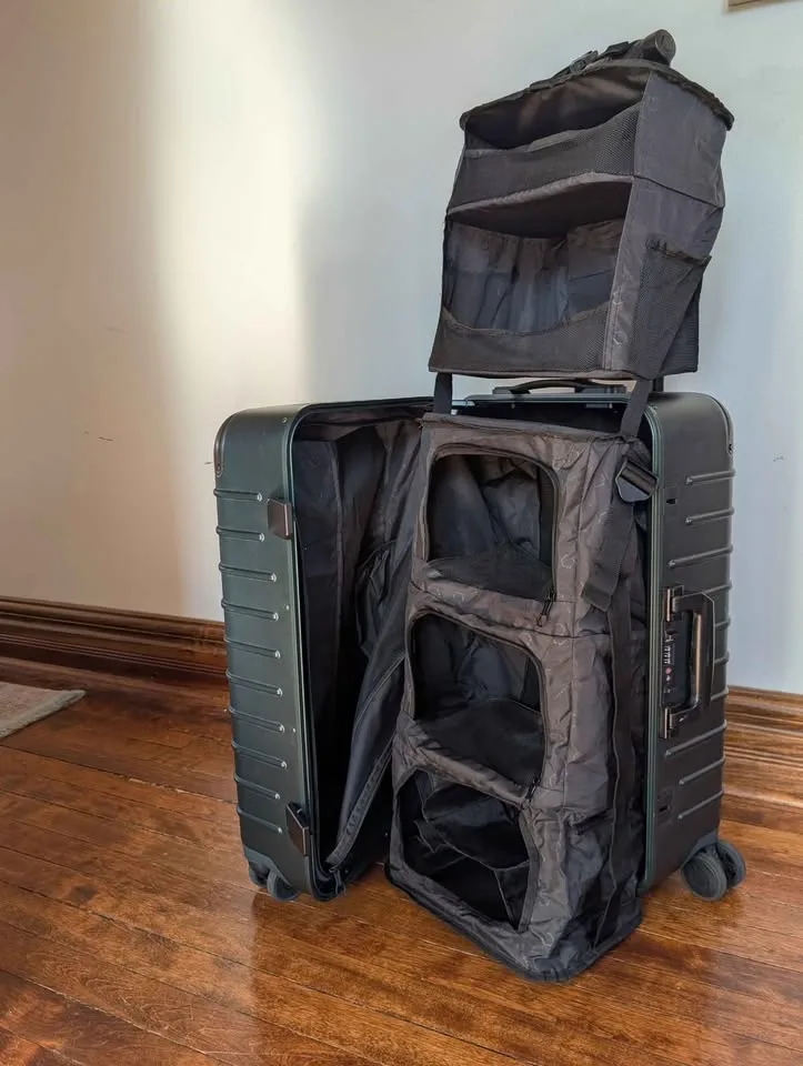 Checked trunk suitcase - sologaard check-in closet image indicator(2)