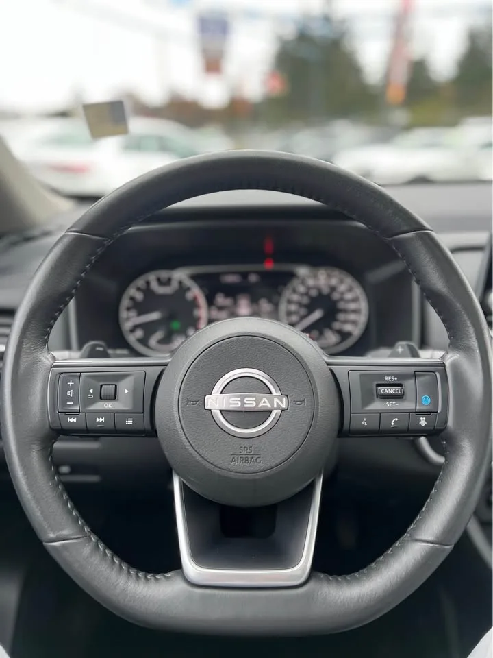 2024 Nissan Rogue image indicator(8)