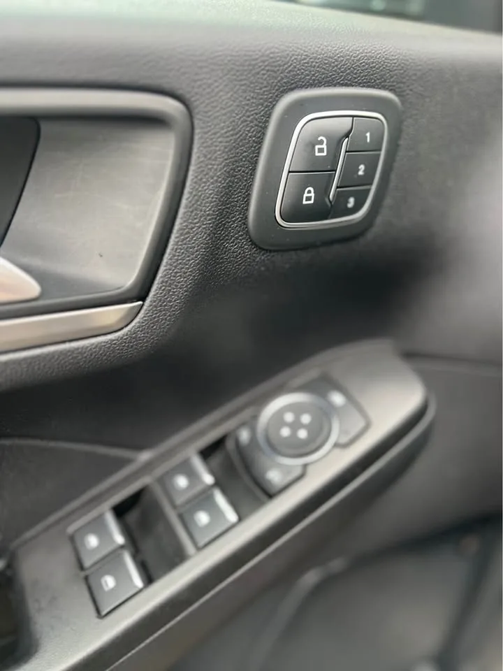 2021 Ford Escape image indicator(7)
