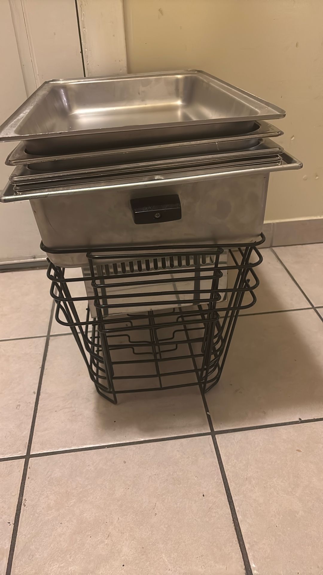 5 Catering Buffet Racks And Pans