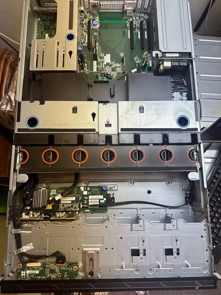 Lenovo RD650 Server - photo 2