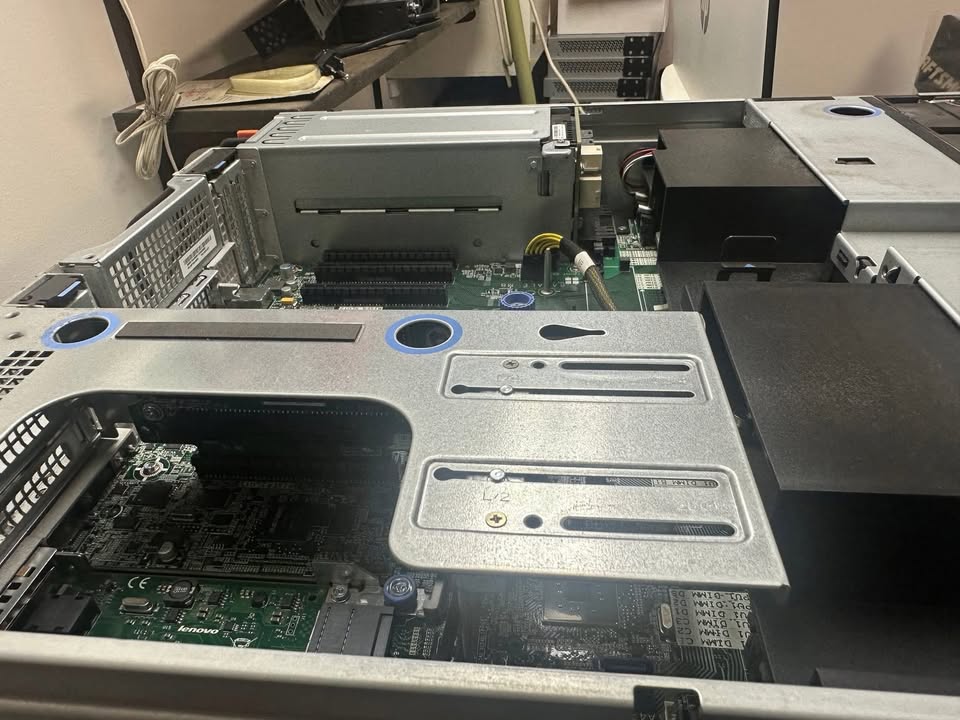 Lenovo RD650 Server - photo 3