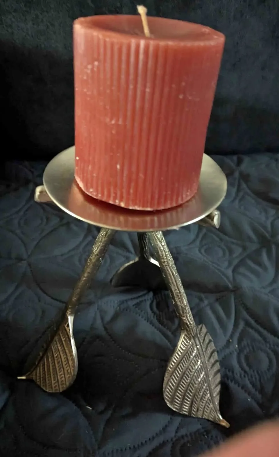 Candle holder With Leaf Design thumbnail