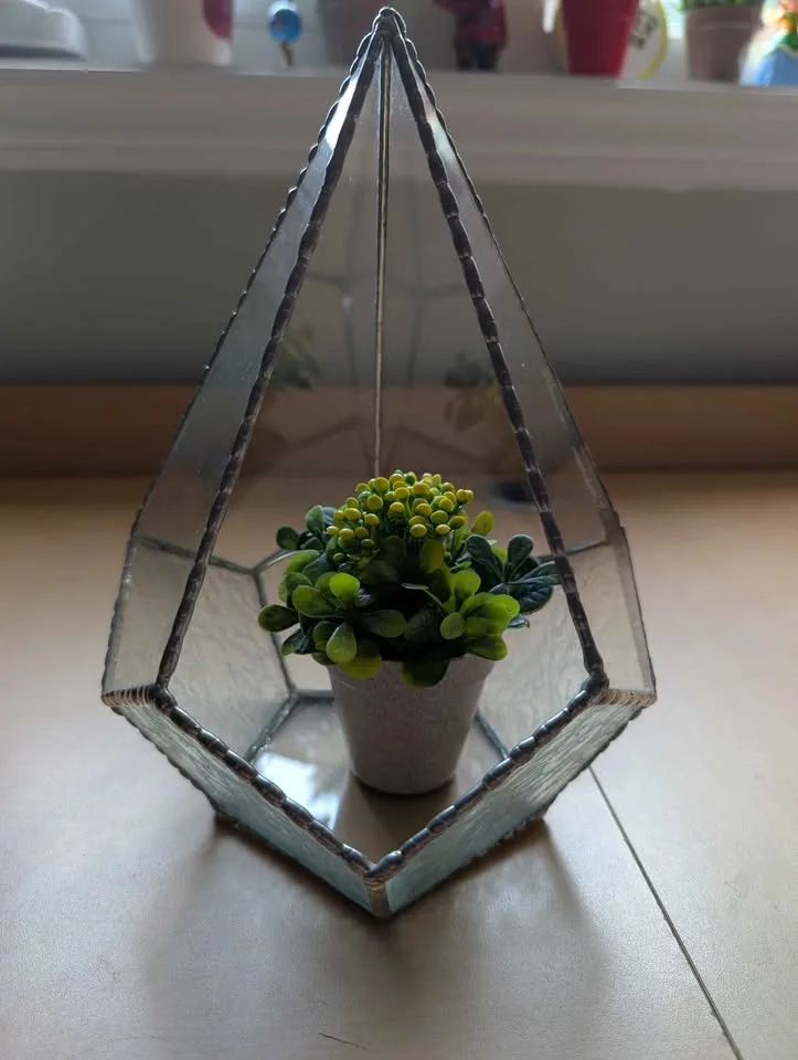 Pyramid shaped Lead Plated Terrarium image indicator(3)