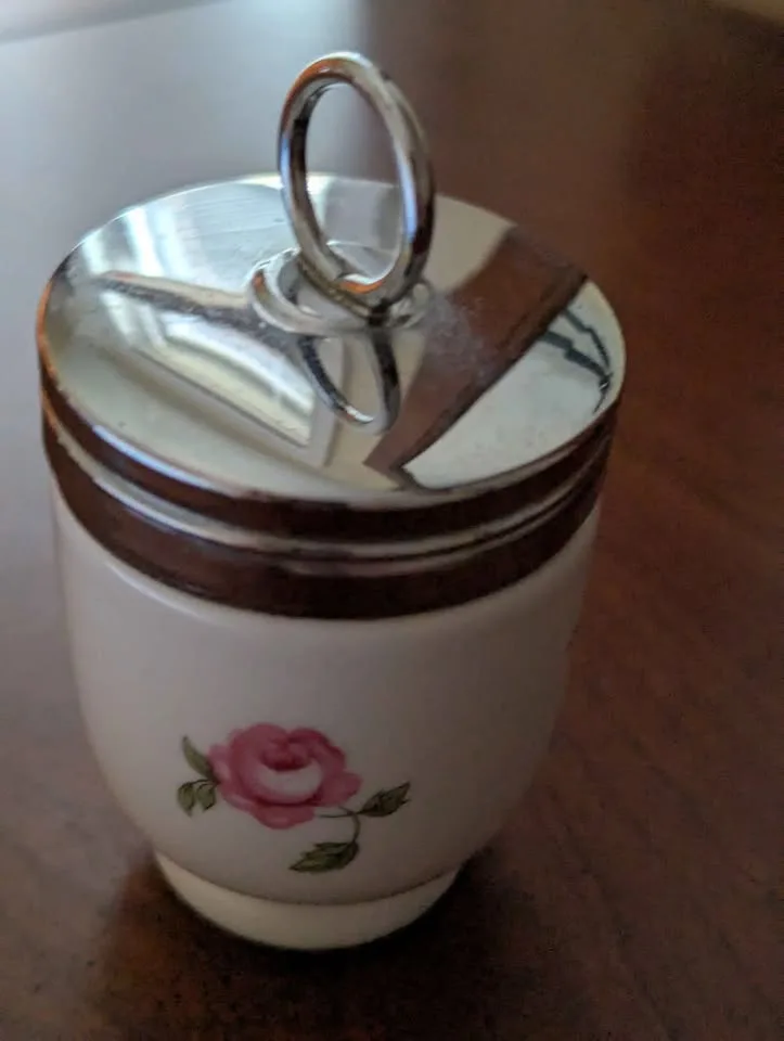 Royal Worcester Floral Egg Cobbler image indicator(2)