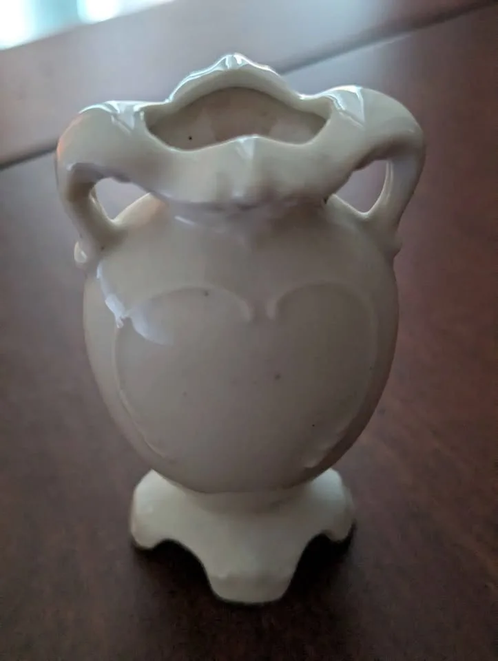 Vintage Miniature Collectable Floral Vase Made in Japan image indicator(2)