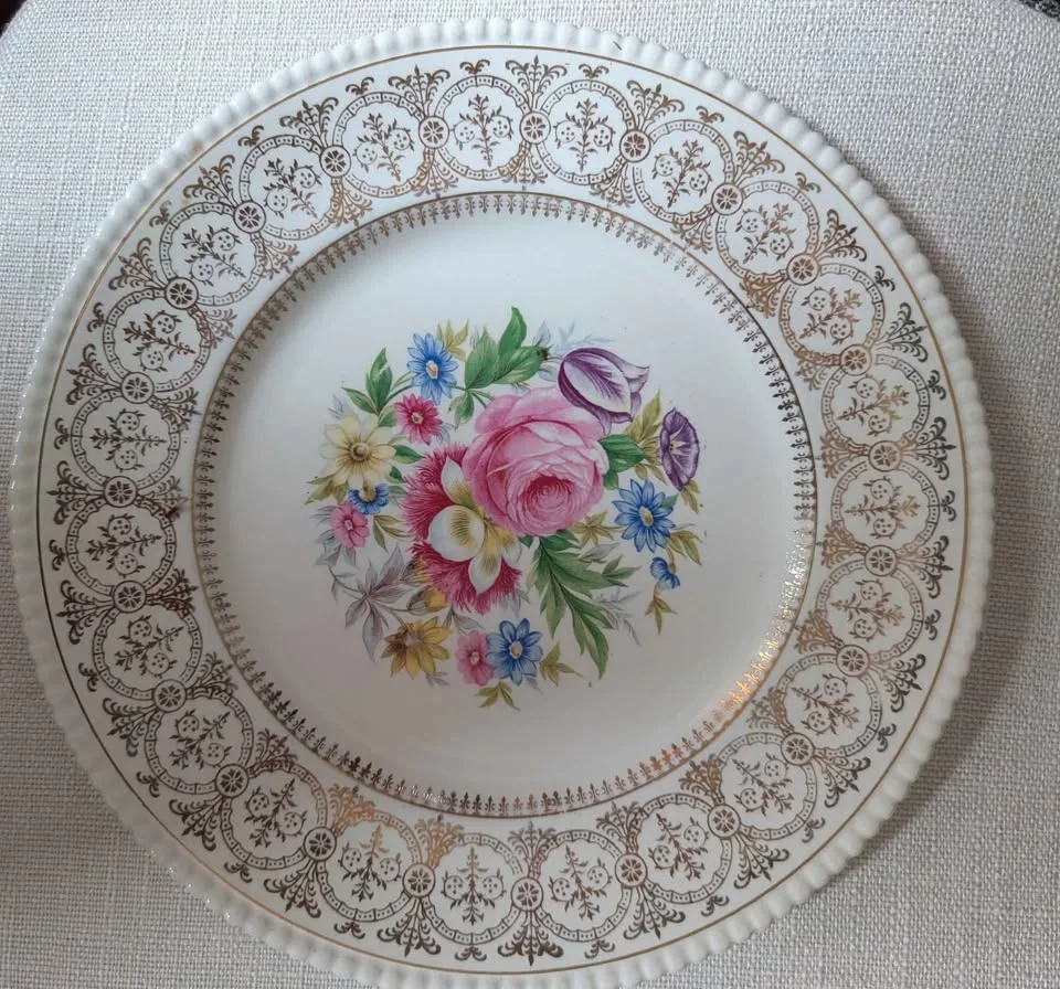 Collectable Plate- Ambassador Ware Athlone Pattern # 606 image indicator(3)
