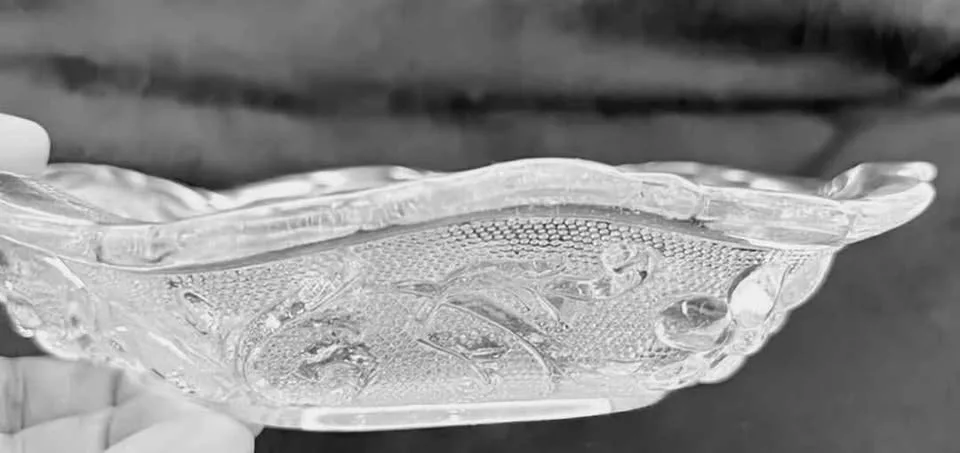 Vintage Clear Glass Bowl image indicator(3)