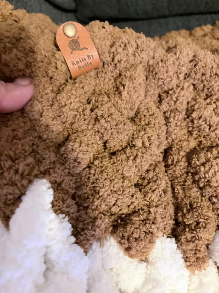 "Cafe au lait" Chunky Knit Blanket image indicator(3)