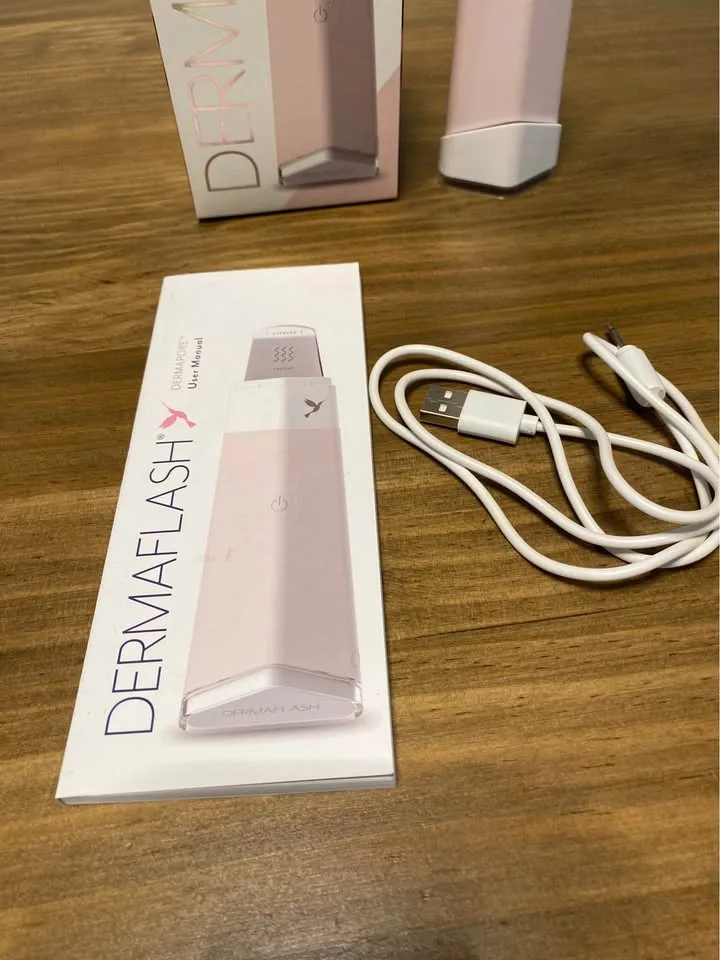 Dermaflash Face Cleanser image indicator(3)