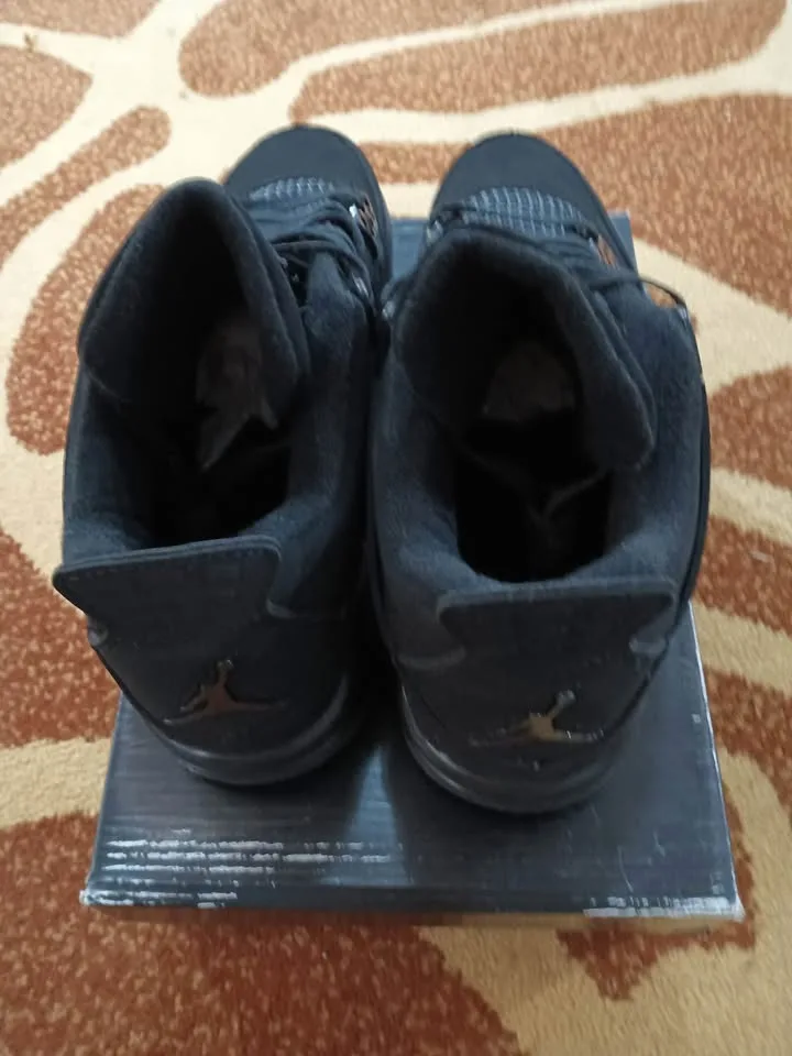 Jordan 4 black cats image indicator(4)