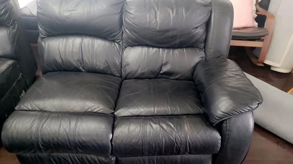 Leather Couch For Sale!!! image indicator(4)