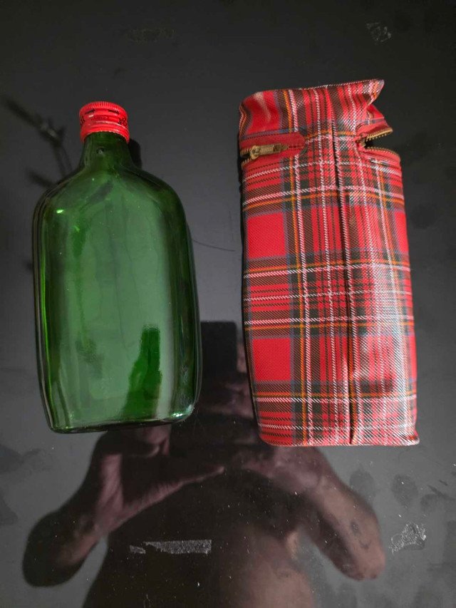 Jim Beam Vintage Bottle and Case - photo 2