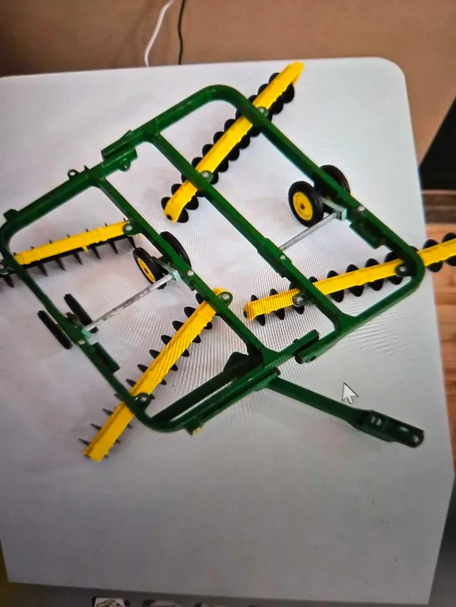 ERTL John Deere Yellow Gang 220 Power Flex Disc 1/16