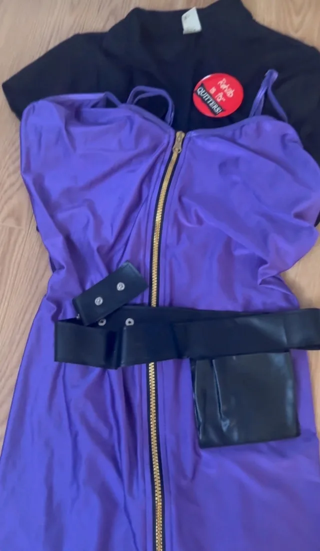 2 Halloween costumes for women thumbnail