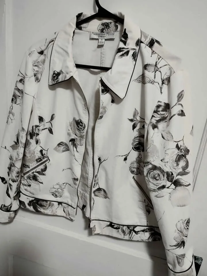 Women’s Floral Jacket – Size 14 (Petite) image indicator(2)