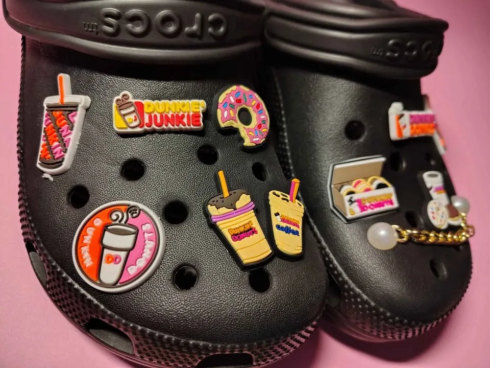 CROC CHARMS! Dunkin' donuts pack image indicator(3)