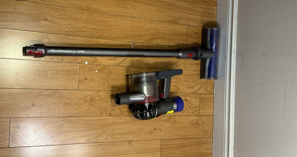 Dyson V8 Cordless Stick Vacuum – New Battery & Charger - photo 2