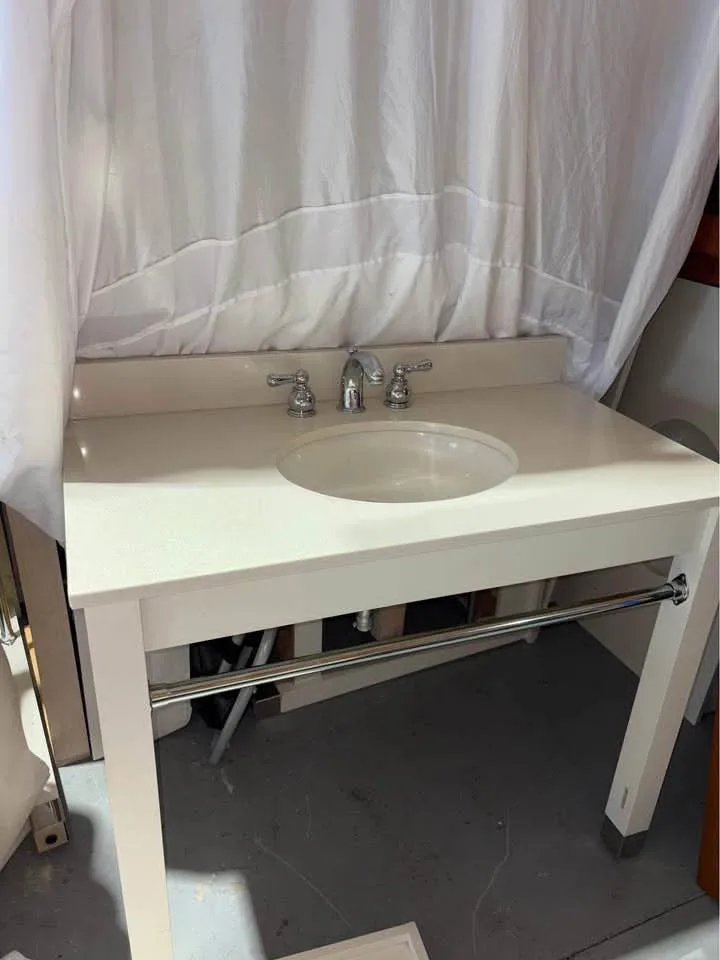 Hotel Liquidation – White Stone Top Bathroom Vanities image indicator(7)