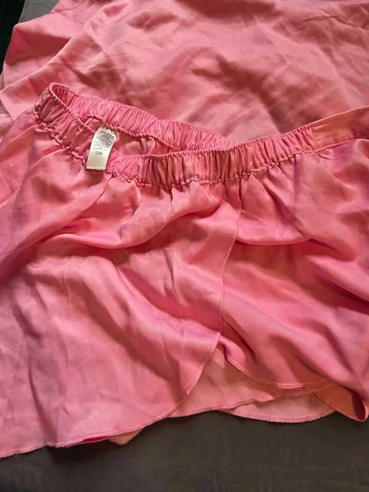 🌸 Brand New Size XL Joe Fresh Pink Satin Pajama Set 💕 image indicator(4)