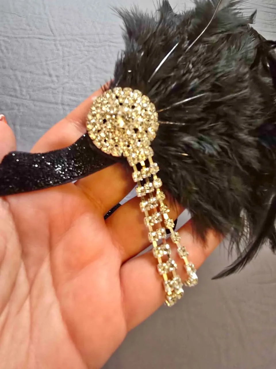 🎃 Halloween Glam Feather Headband – Black & Gold Sparkle ✨🖤 thumbnail