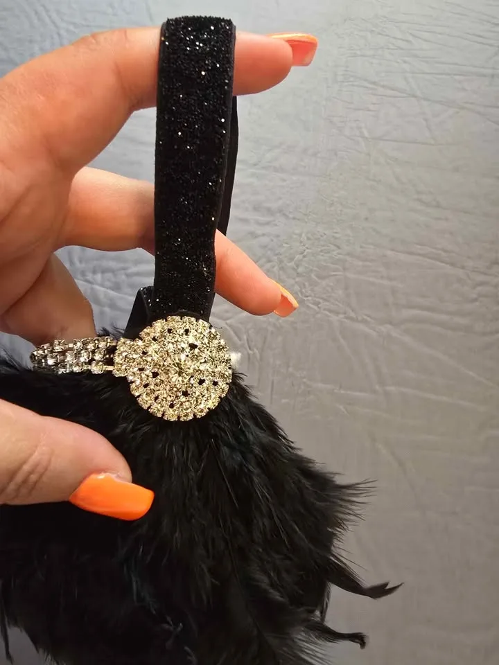 🎃 Halloween Glam Feather Headband – Black & Gold Sparkle ✨🖤 image indicator(3)