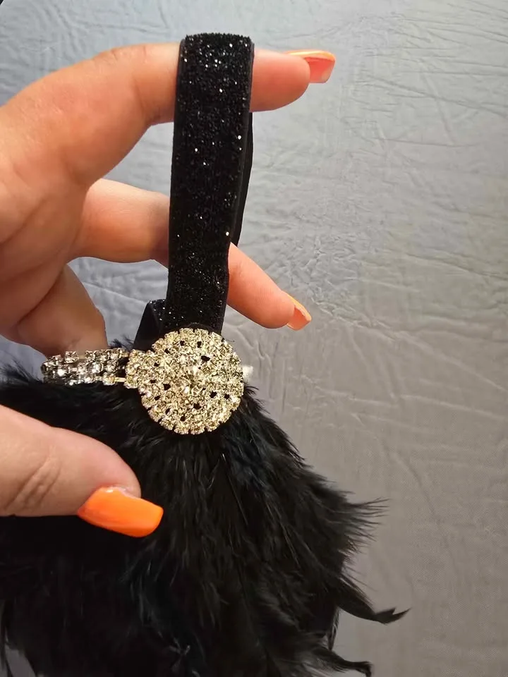 🎃 Halloween Glam Feather Headband – Black & Gold Sparkle ✨🖤 image indicator(4)