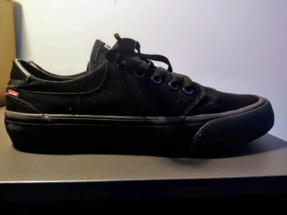 Globe Black Canvas Sneakers - Size 8 image indicator(2)