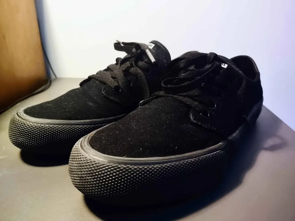 Globe Black Canvas Sneakers - Size 8 image indicator(4)