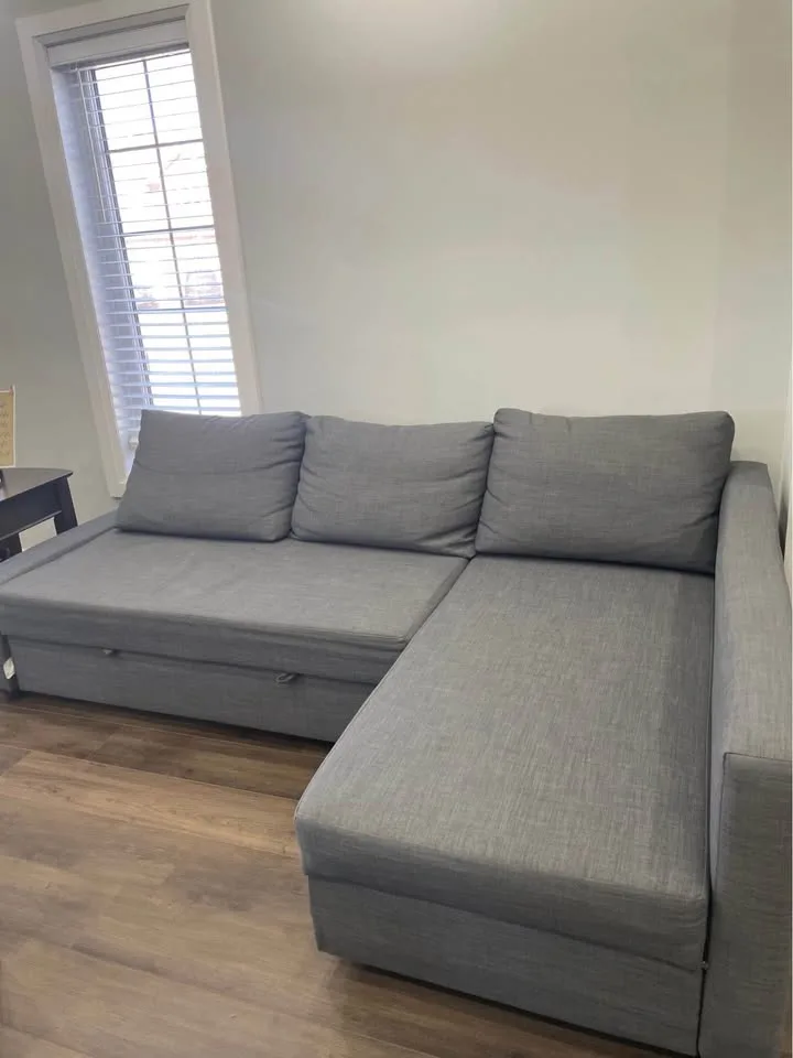 Comfy sofa that extends into a bed image indicator(4)