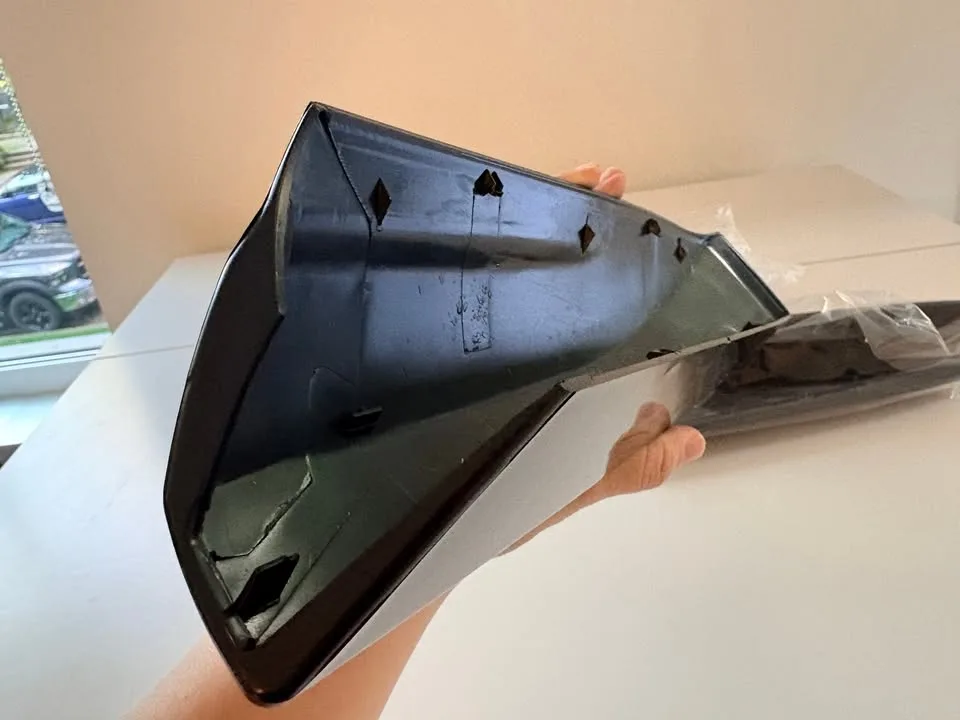 Glossy Black Roof Rack End Cap Covers for Toyota Highlander image indicator(4)