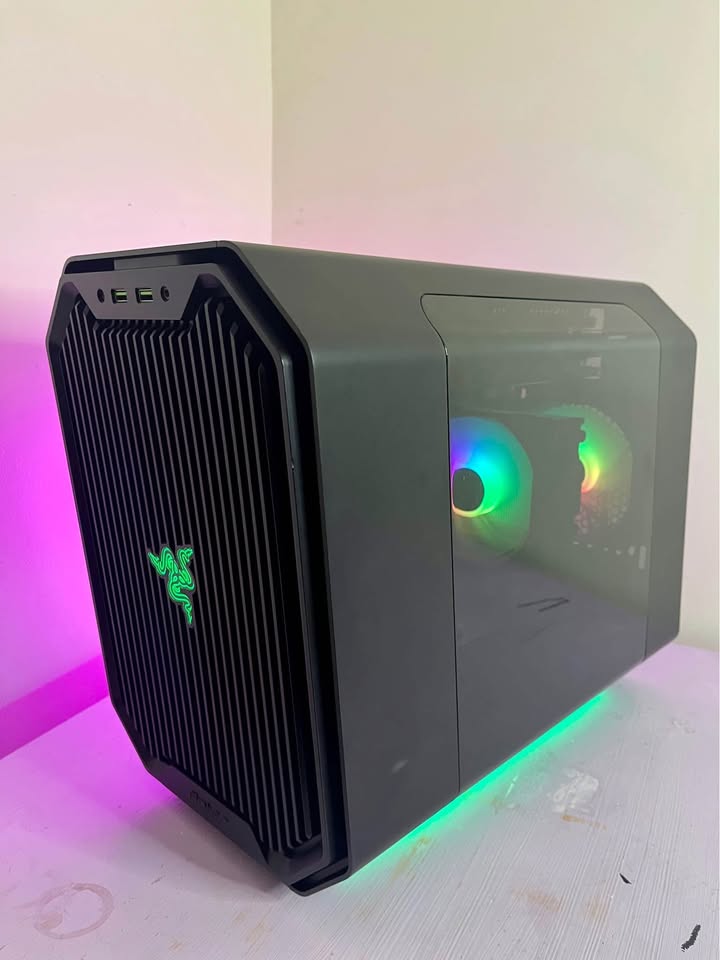 Antec Cube (RAZER) Gaming PC! - photo 2