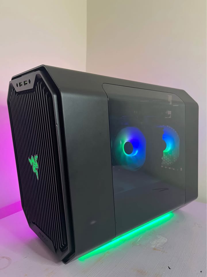 Antec Cube (RAZER) Gaming PC! - photo 3