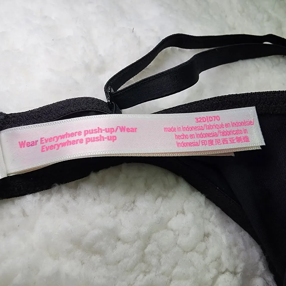 32D Pink Victorias Secret Wear Everywhere Push-Up Black Bra image indicator(6)