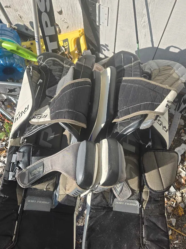 Goalie Pads image indicator(2)