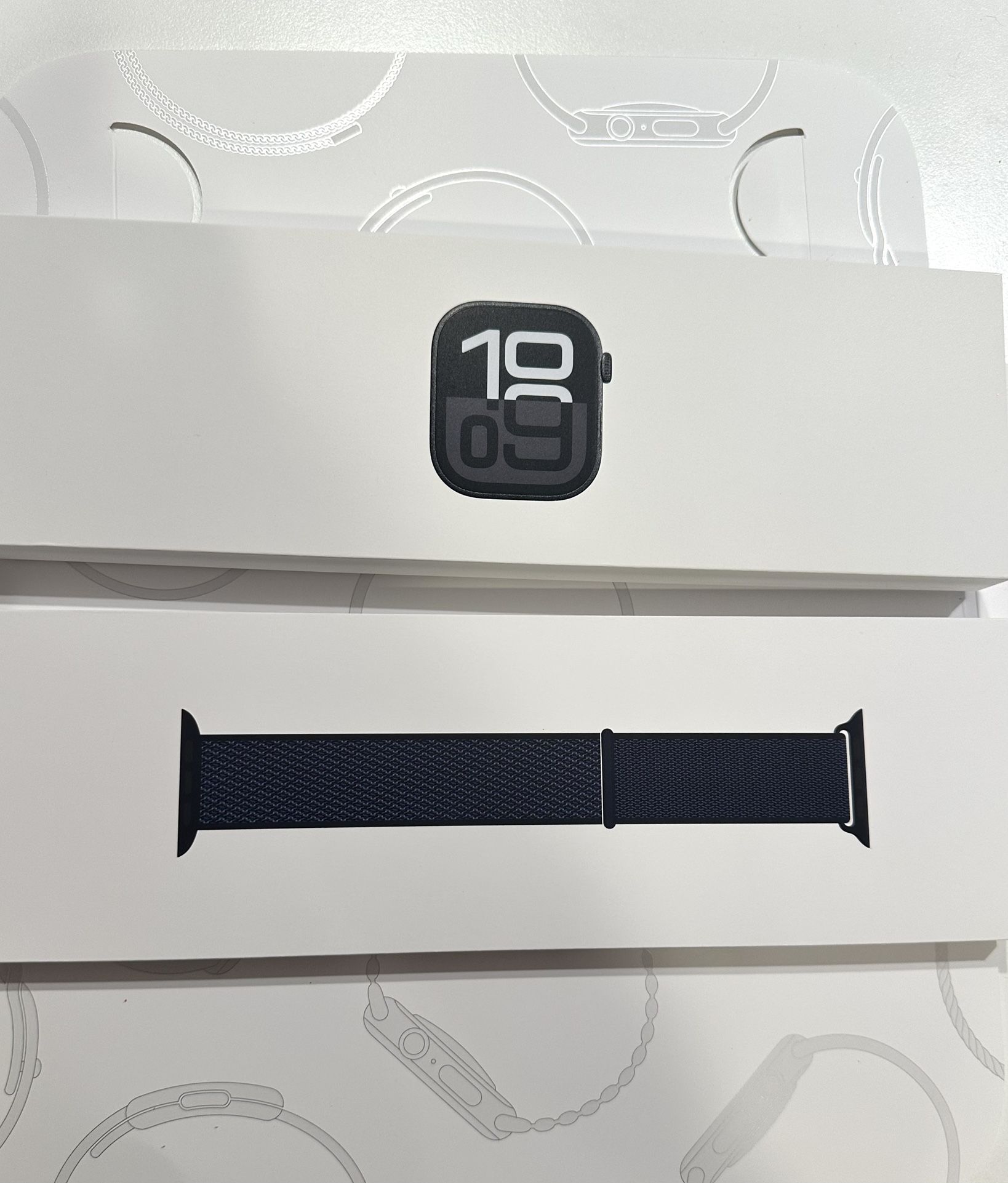 Apple Watch Series 10 ⌚️- 46mm case -ink Sport Loop Band 🥕